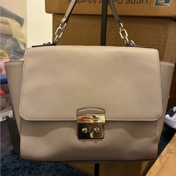 Michael Kors Brandi Top Handle Satchel Pearl Grey Silver - Picture 2 of 6